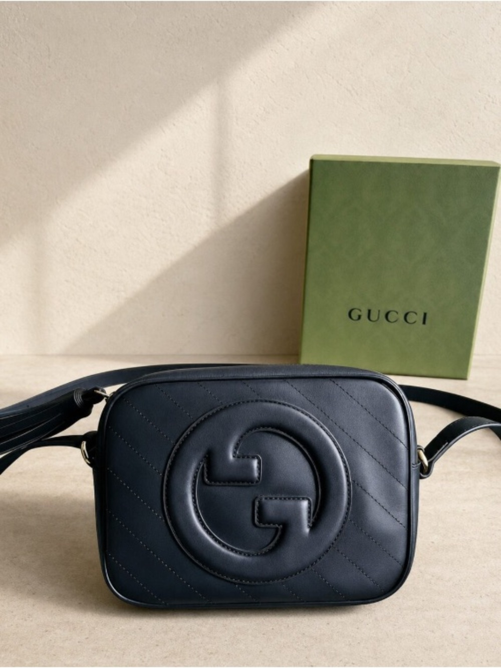 Gucci Medium Blondie Shoulder Purse in Black Quilted Leather